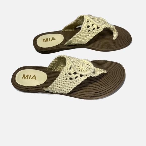 MIA VANILLA MACRAME SANDALS size 9 - Picture 2 of 9